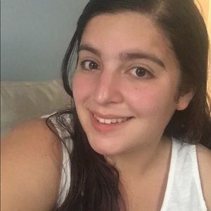 Meet your Posher, Cassandra